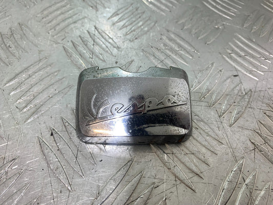 PIAGGIO VESPA LX50 LX S 50 VESPA BADGE   YEAR 2007-2016 (CMB1290)