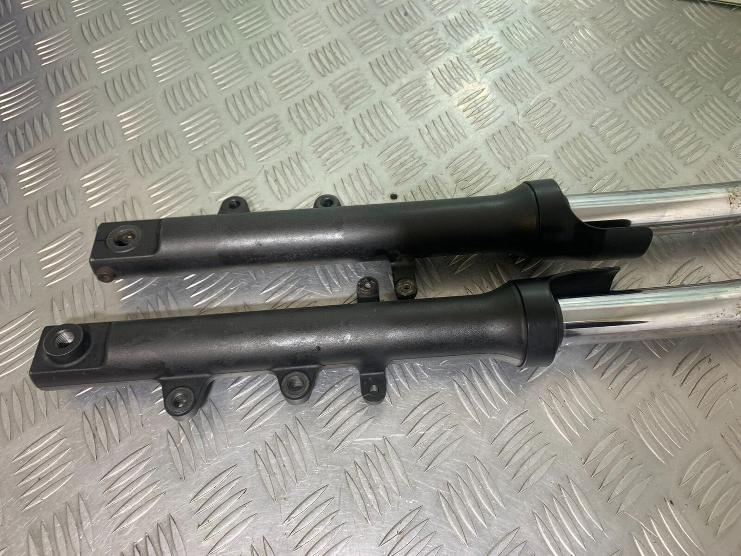 YAMAHA XJ6 XJ6-S FORKS (BENT)  YEAR 2009-2015  (CMB1070)
