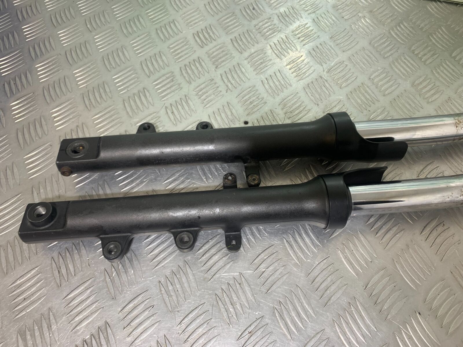 YAMAHA XJ6 XJ6-S FORKS (BENT)  YEAR 2009-2015  (CMB1070)