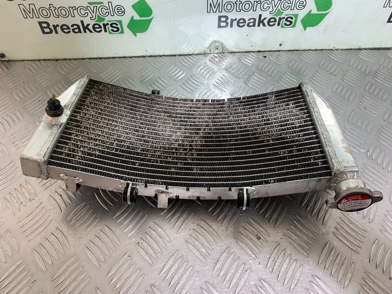 HONDA CBR 929 RRY FIREBLADE RADIATOR  YEAR 2000-01 (CMB1094)