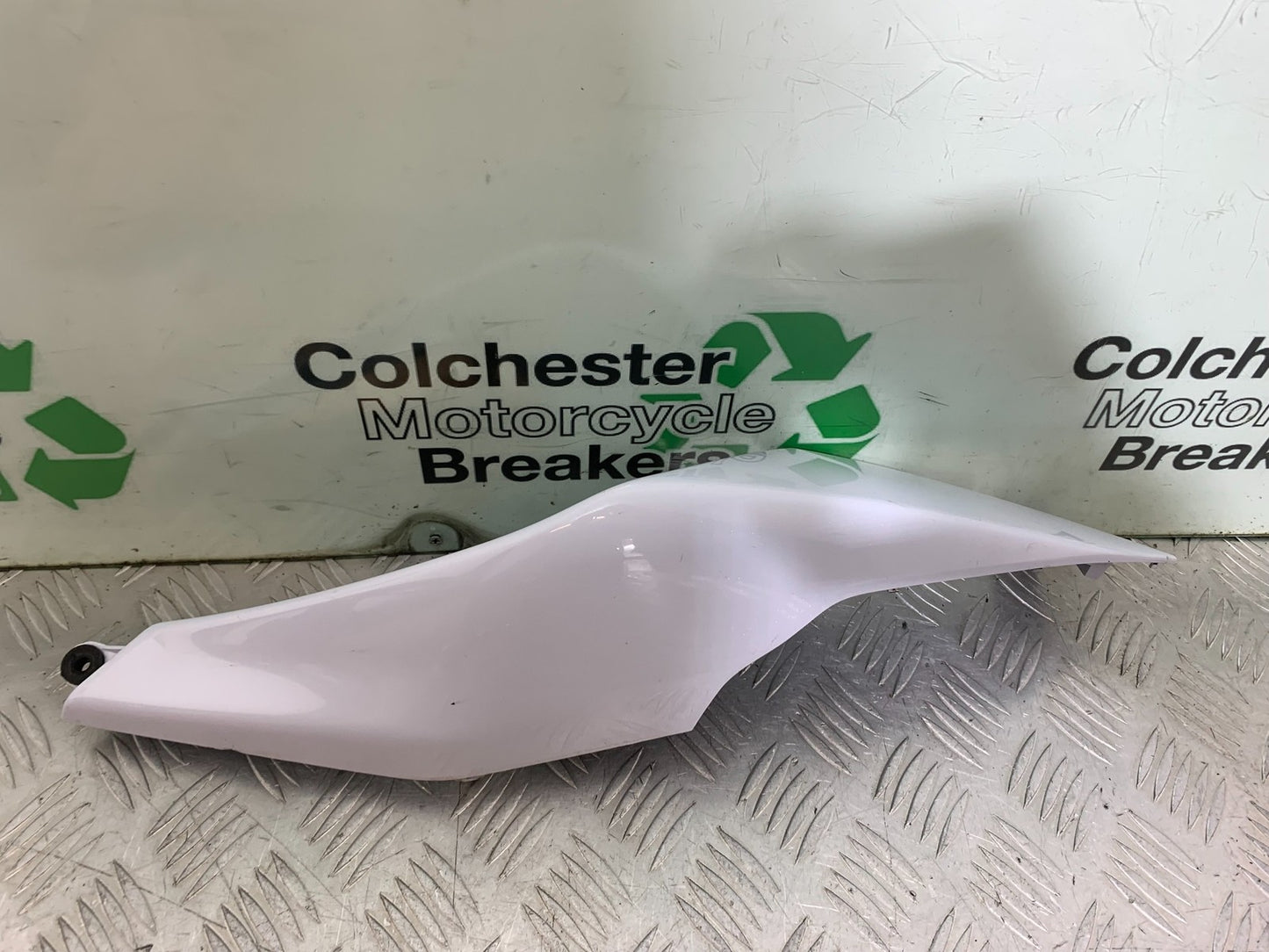 KAWASAKI ZX10R ZX10 R LEFT SEAT PANEL  2008-2010 (CMB1301)