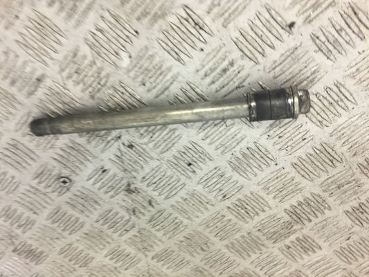 YAMAHA MT07 MT-07 TRACER FRONT WHEEL SPINDLE  YEAR 2016 (STOCK 642)