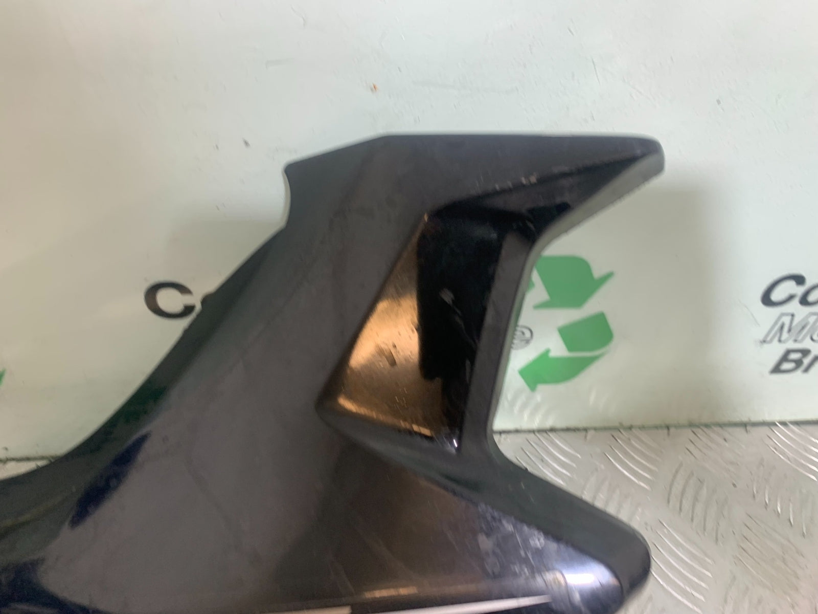 YAMAHA YBR125 YBR 125 RIGHT SEAT PANEL  YEAR 2010-2017 (CMB1163)