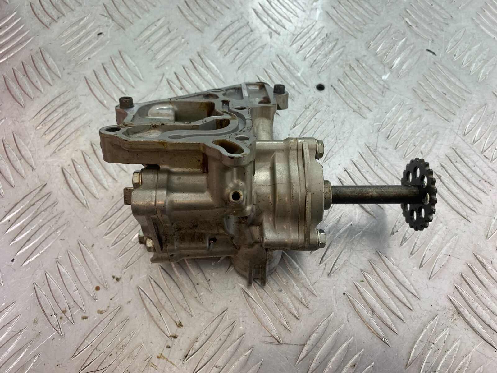 HONDA VFR1200 VFR 1200 FA OIL PUMP YEAR 2010-11 CMB1088)