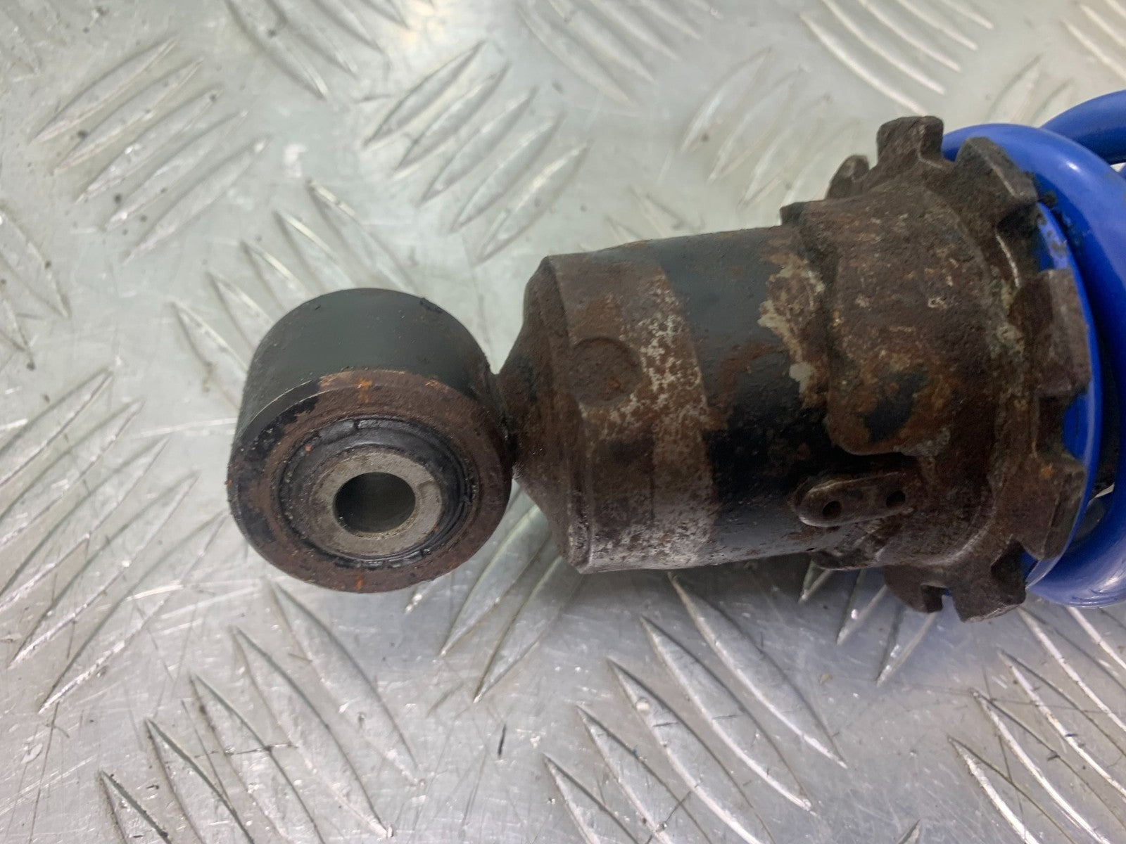 TRIUMPH 675 STREET TRIPLE REAR SHOCK   2013-2016 (CMB1186)