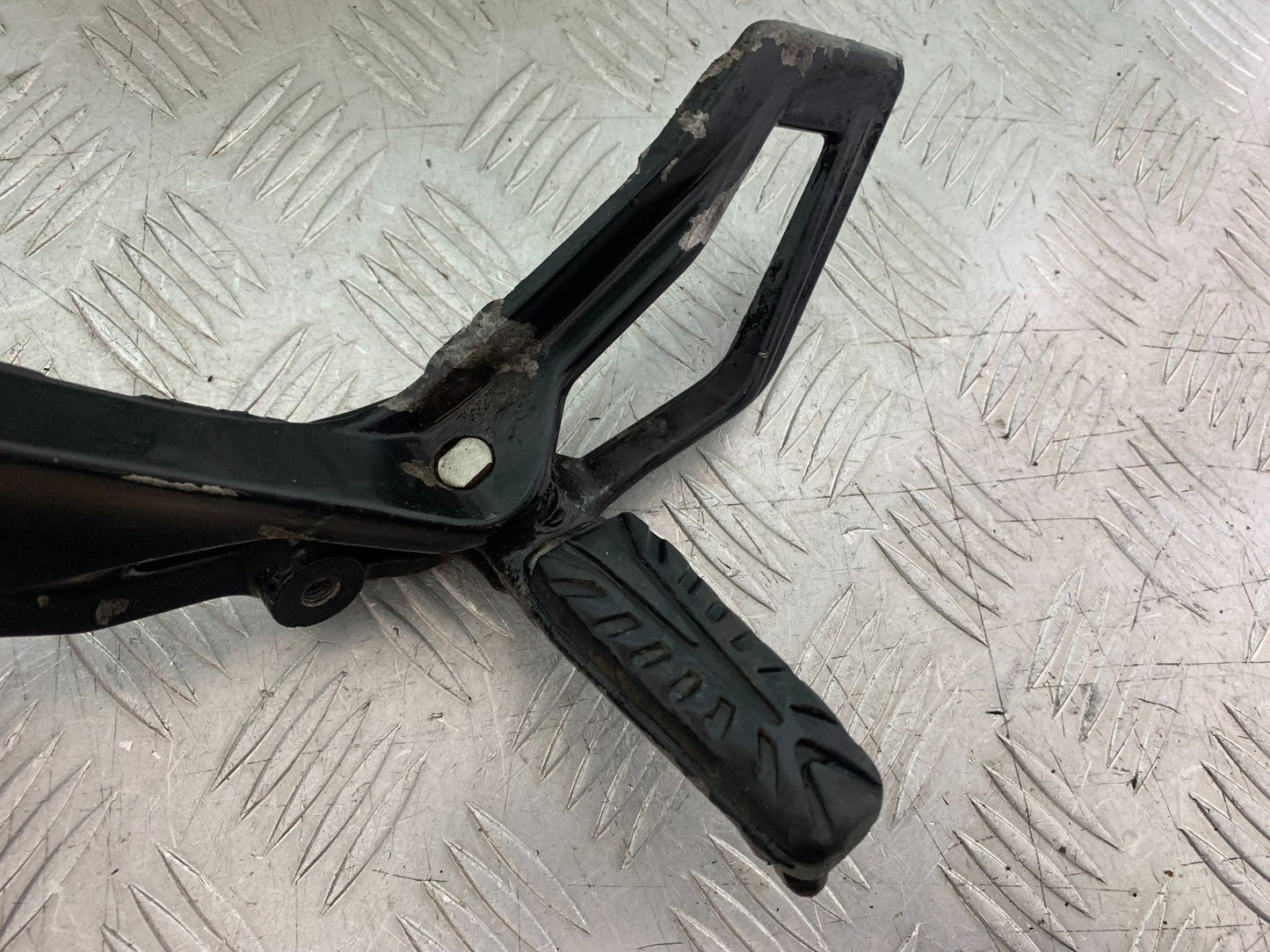 KTM RC125 RC 125 FRONT LEFT HANGER  YEAR 2017-2022 (CMB 1244)