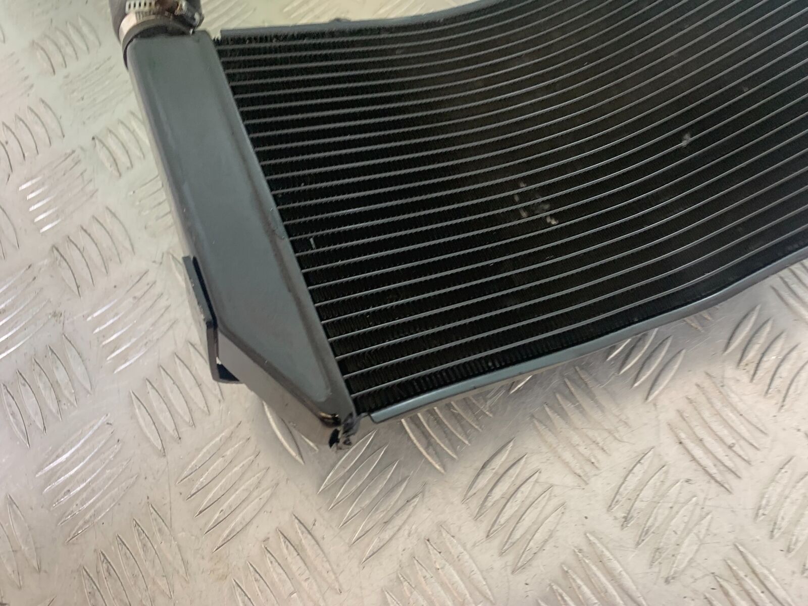 HONDA CBR600 CBR 600 RADIATOR  YEAR 1998 CMB1133)