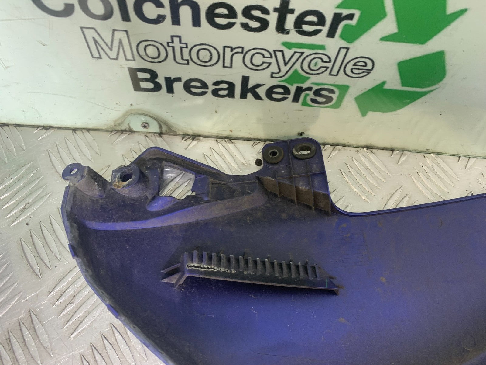YAMAHA YZF-R125 YZF 125 RIGHT TANK PANEL  YEAR 2019-2022 (CMB1263)