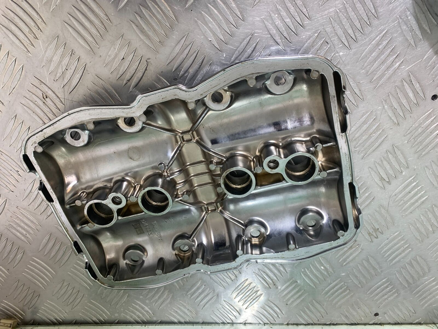 TRIUMPH THUNDERBIRD 1600 ROCKER COVER   YEAR 2011 (CMB1107)
