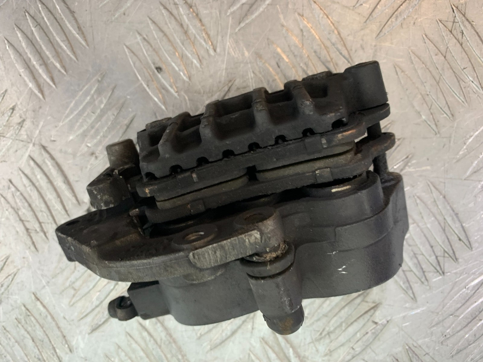 HONDA VFR800 VFR 800 V-TEC FRONT RIGHT CALIPER   YEAR 2002 -09 (CMB1296)