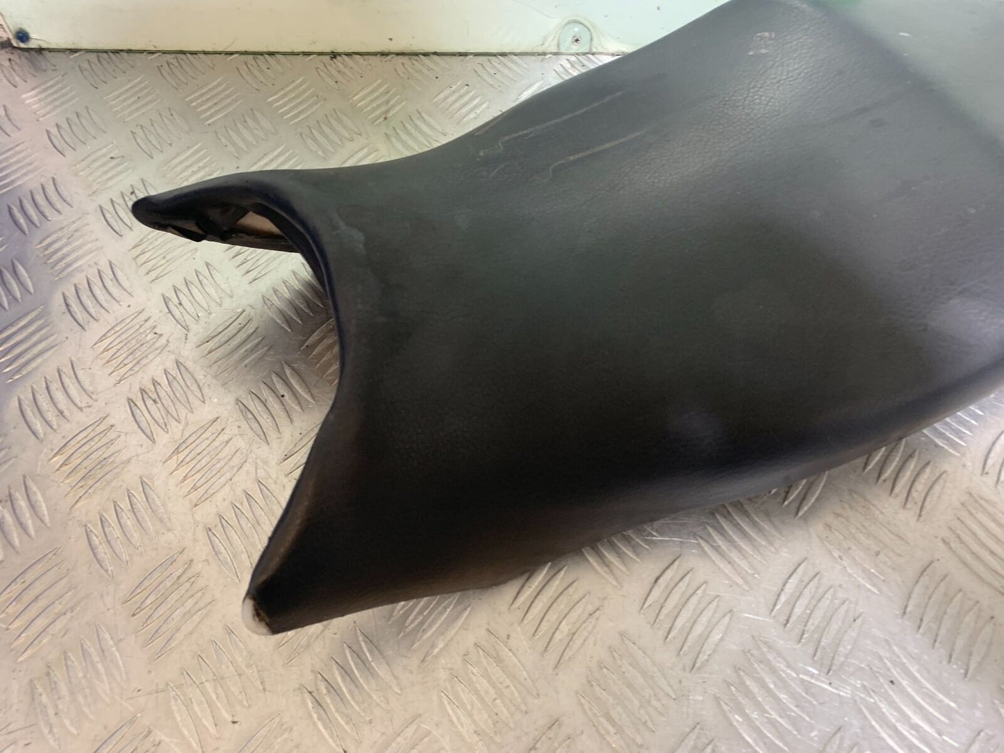 YAMAHA YZF600 YZF 600 THUNDERCAT SEAT  1996-2003 (CMB1134)