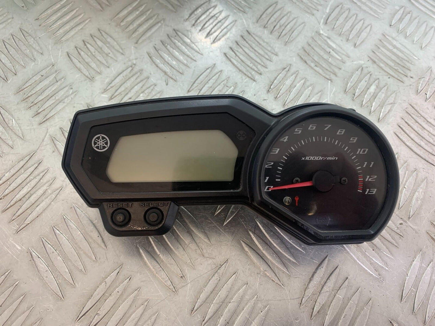 YAMAHA XJ6 XJ6-S CLOCKS SPEEDO DASH YEAR 2009-2015  (CMB1070)