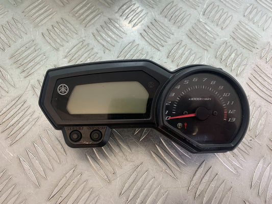 YAMAHA XJ6 XJ6-S CLOCKS SPEEDO DASH YEAR 2009-2015  (CMB1070)