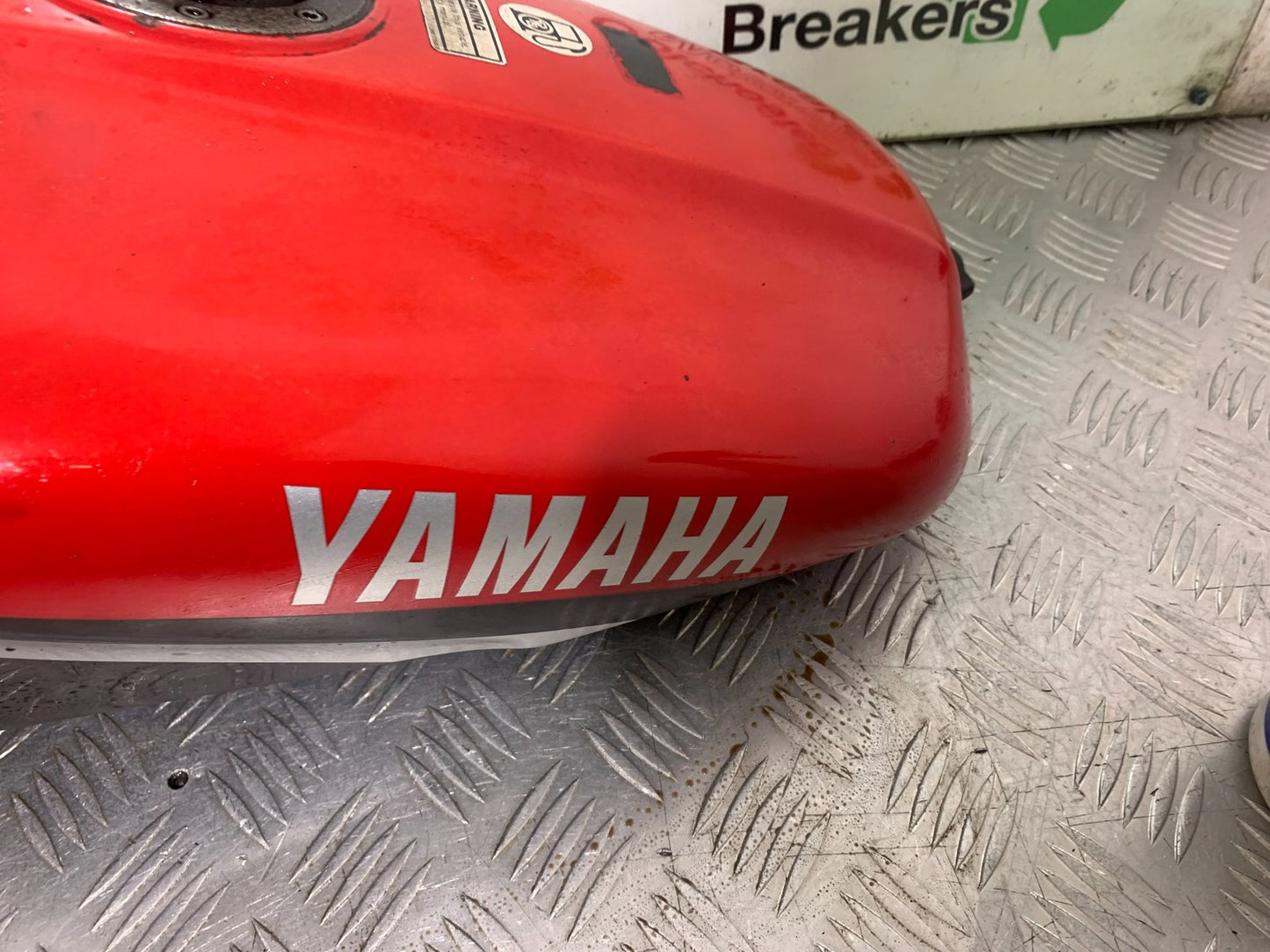 YAMAHA FZS600 FAZER 600 PETROL TANK   YEAR 1998-2001 (CMB1267)