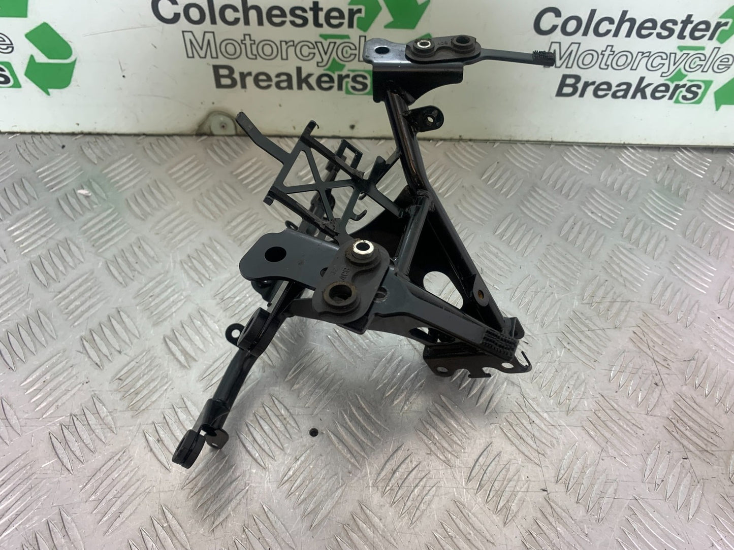 YAMAHA YZF R7 FAIRING BRACKET   YEAR 2022-2025 (CMB1255)