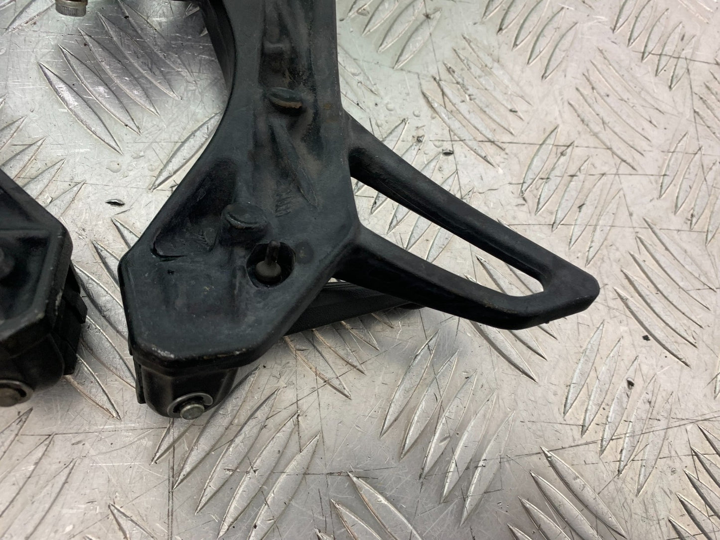 MV AGUSTA 800 F3 REAR HANGERS AND PEGS  YEAR 2017-2019 (CMB1227)