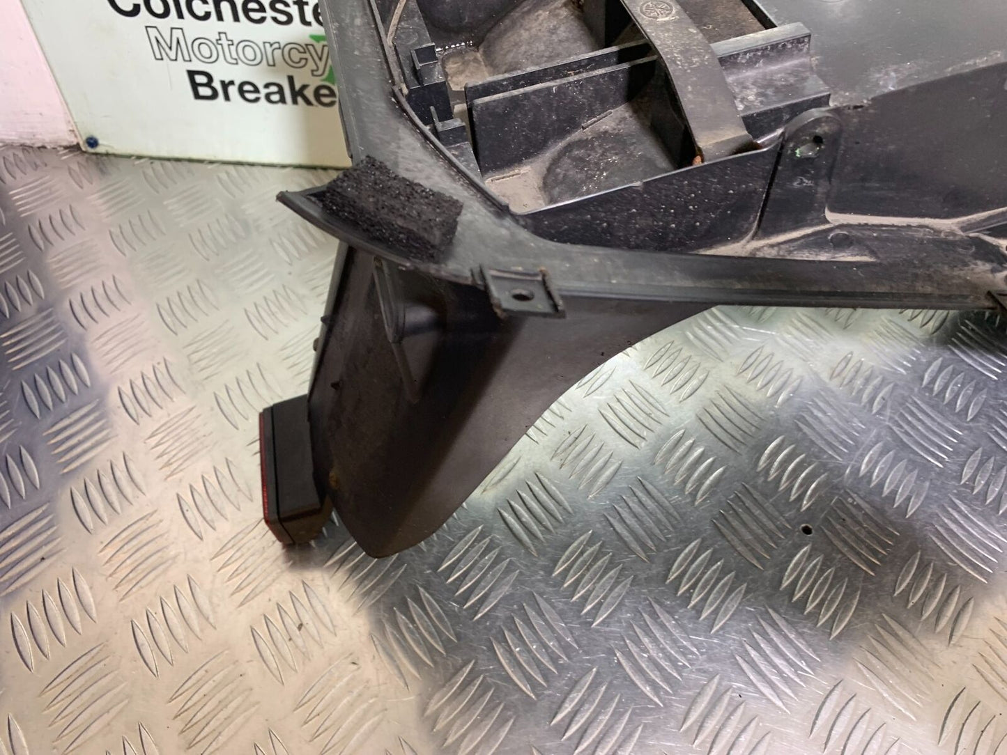YAMAHA FJR1300 FJR 1300 REAR MUDGUARD YEAR 2001-05 (CMB1005)