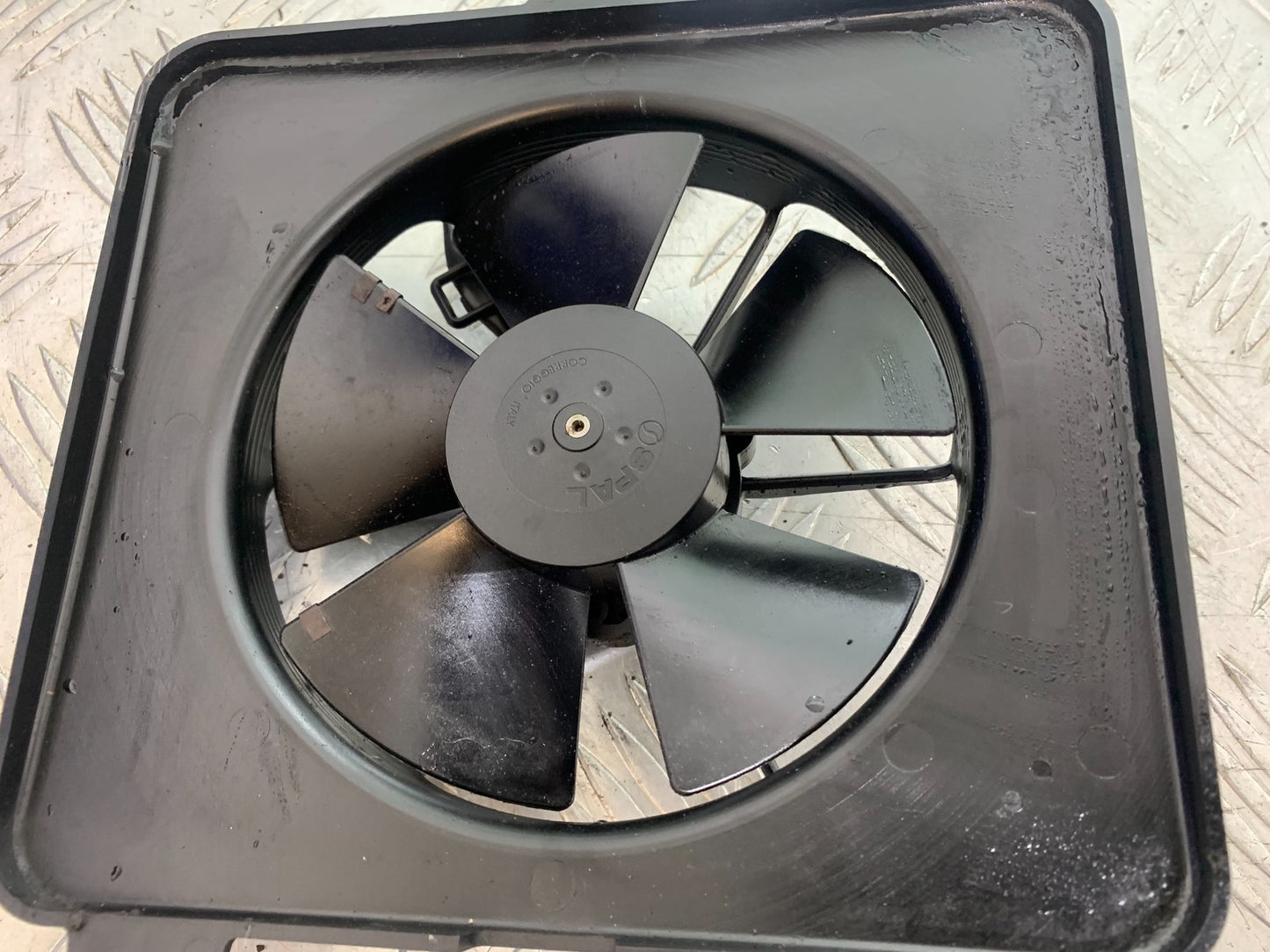 TRIUMPH SPEED TRIPLE R 1050 RADIATOR FAN   2009 (CMB1183)