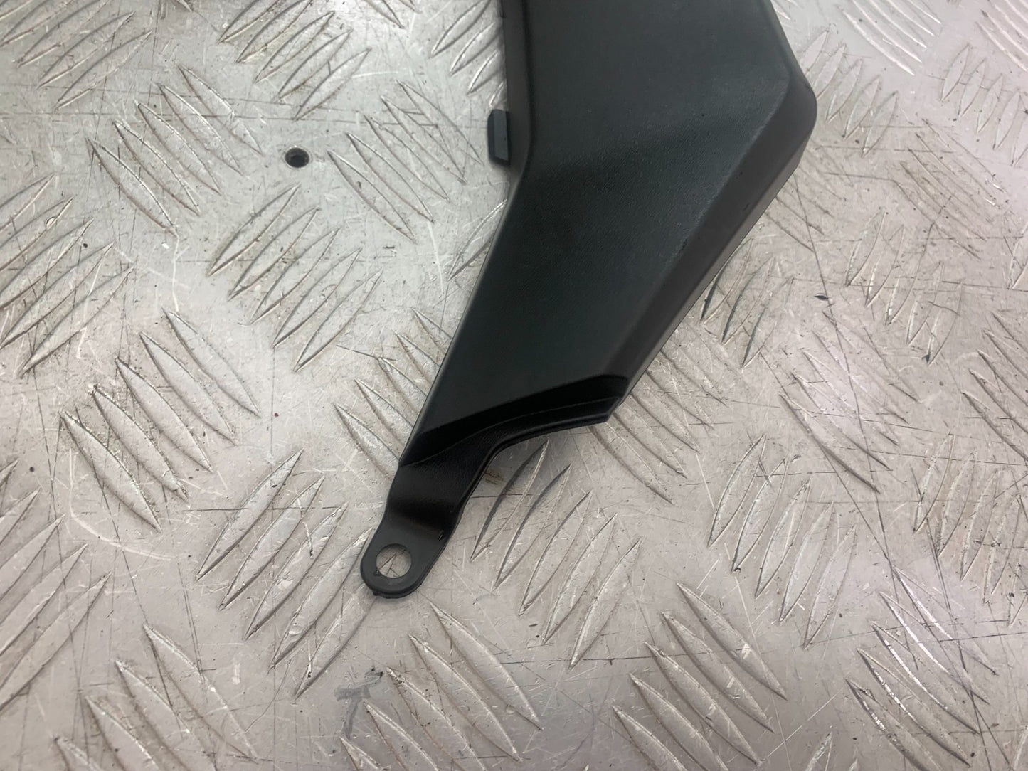 APRILIA SL750 SL 750 SHIVER LEFT & RIGHT TANK INFILLS  YEAR 2008-2016 (CMB1242)