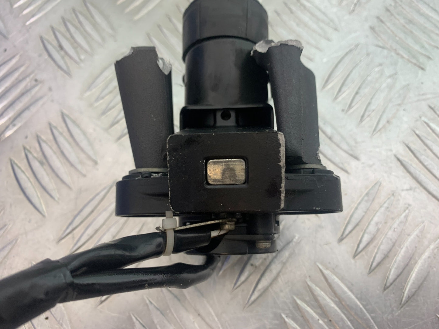 KAWASAKI ZX6R ECU LOCKS 2 KEYS YEAR 2009-2012 (CMB1136)