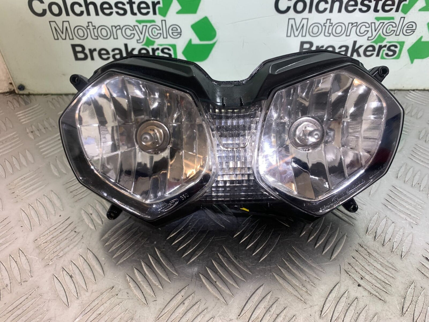 TRIUMPH TIGER 800 HEADLIGHT  YEAR 2011-2014 (CMB1113)