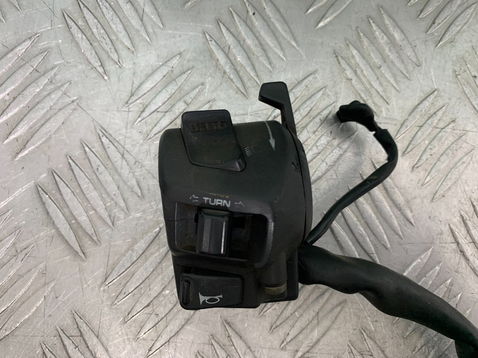 HONDA CB600 CB 600 HORNET LEFT SWITCH GEAR   YEAR 1998-2002 (CMB1297)