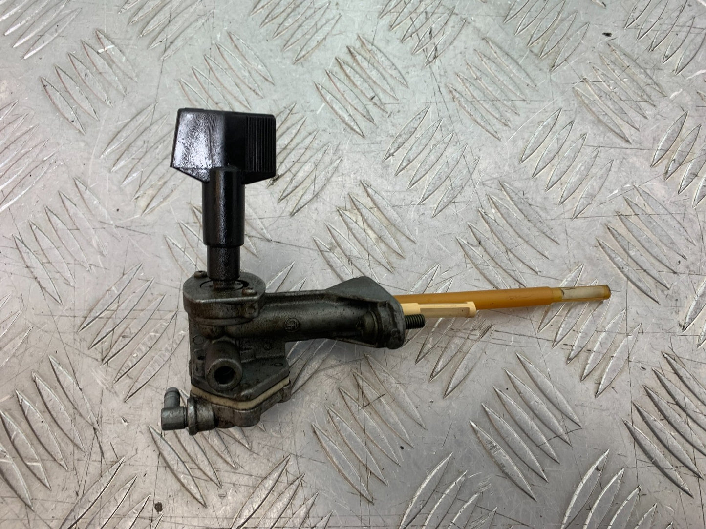 YAMAHA XJ600 XJ 600 DIVERSION PETROL TAP  1998-2000 (CMB1191)