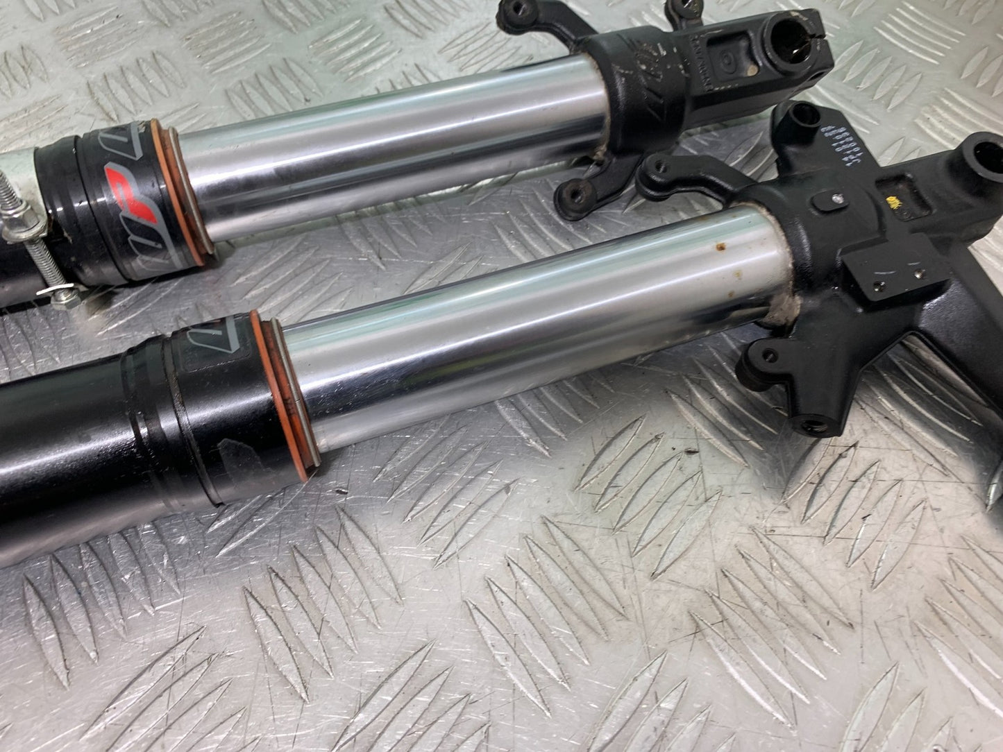 KTM DUKE 125 FORKS YEAR 2017-2022 (CMB1274)