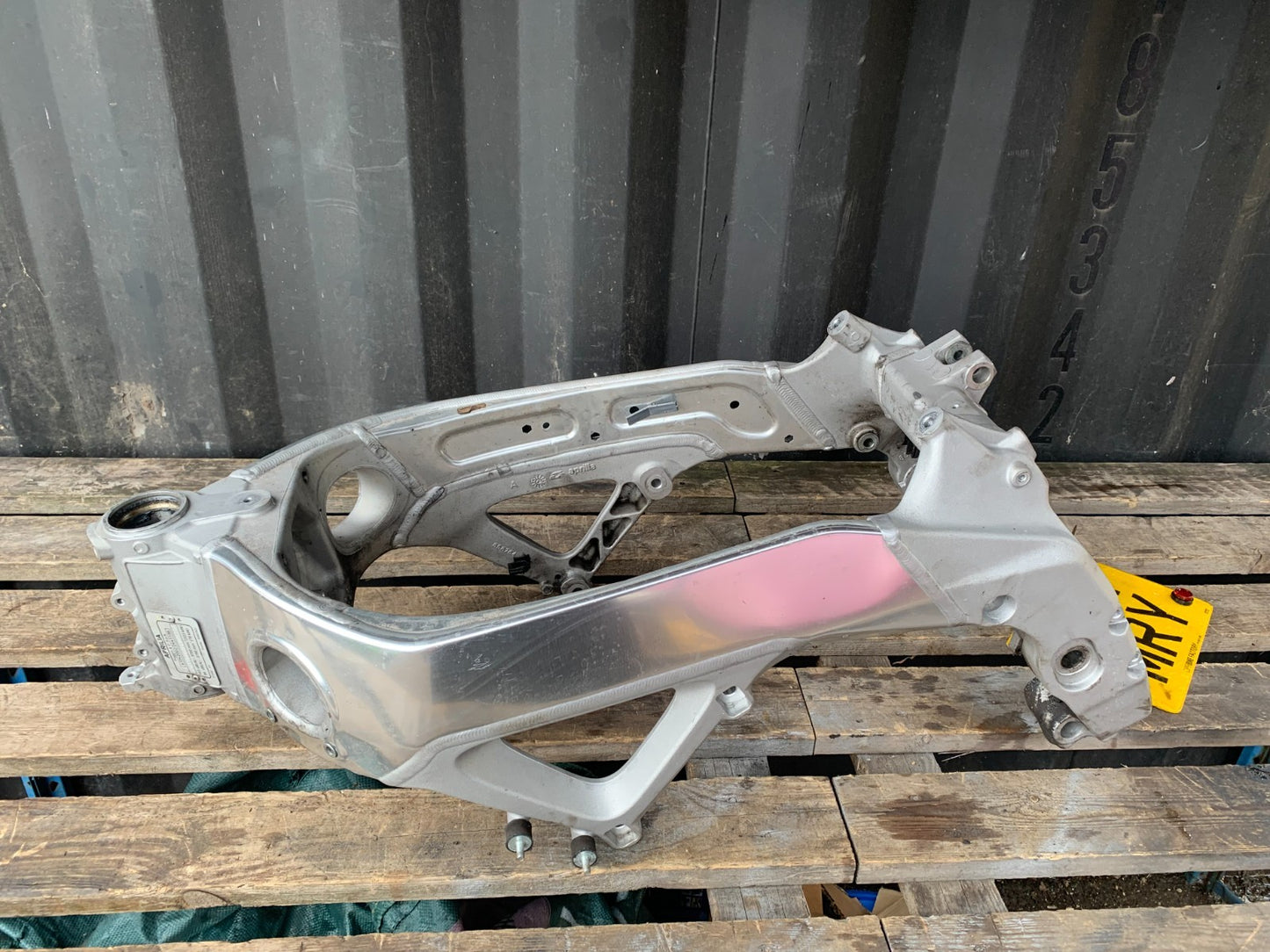 APRILIA TUONO 1000 V4R FRAME REG LOG BOOK YEAR 2011-13  (CMB1316)