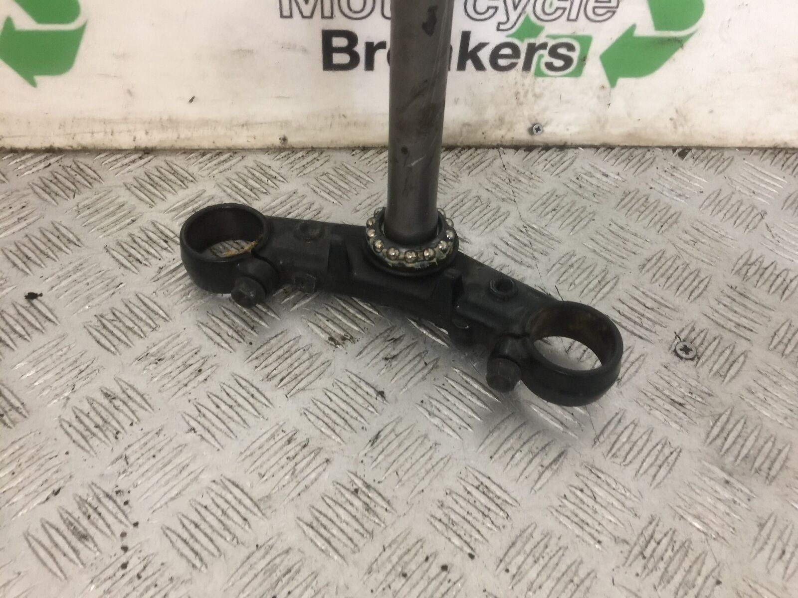 HONDA CBR600 CBR 600 F4I BOTTOM YOKE YEAR 2002 (STOCK 867)