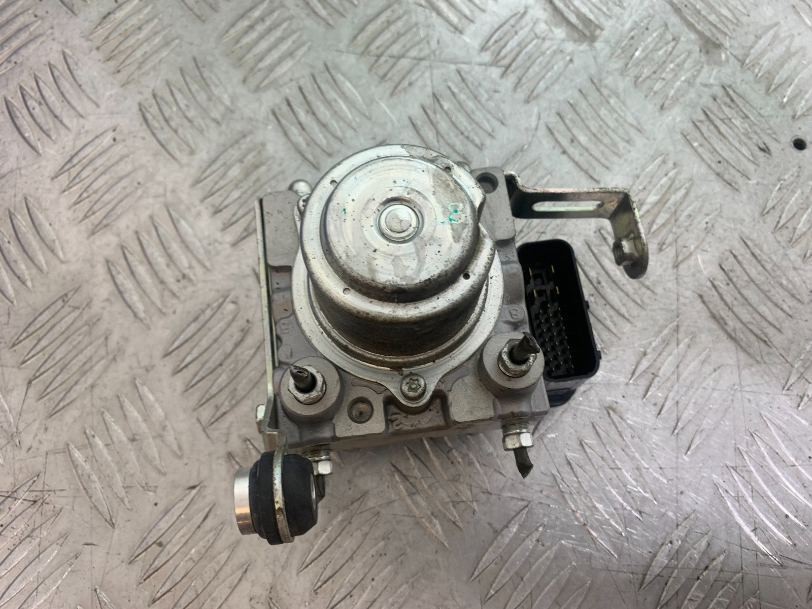 KAWASAKI GTR1400 GTR 1400 ABS PUMP YEAR 2007-2009 (CMB1174)