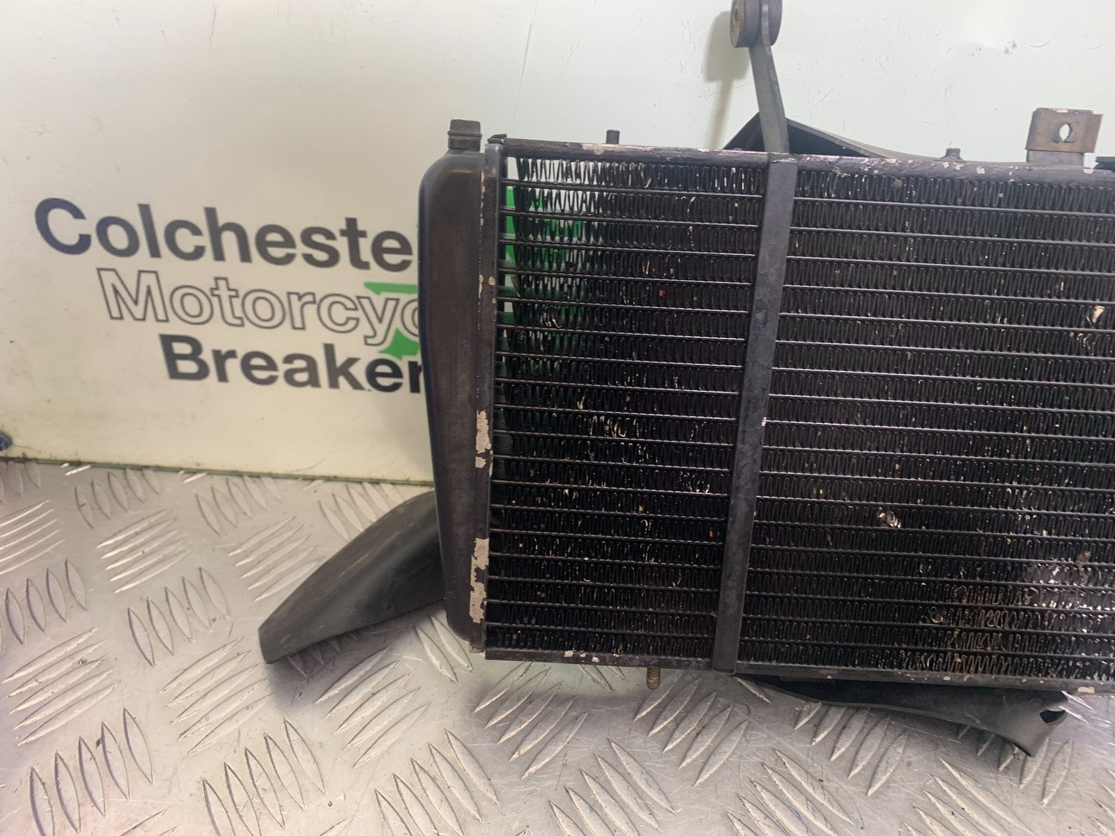 TRIUMPH 955i SPRINT ST RADIATOR   1999-2004 (CMB1176)