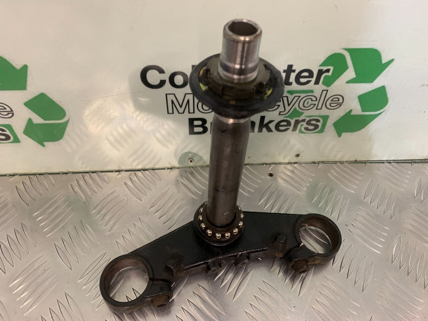 YAMAHA FZ6 FAZER BOTTOM YOKE  YEAR 2004-2007  (STOCK 955)