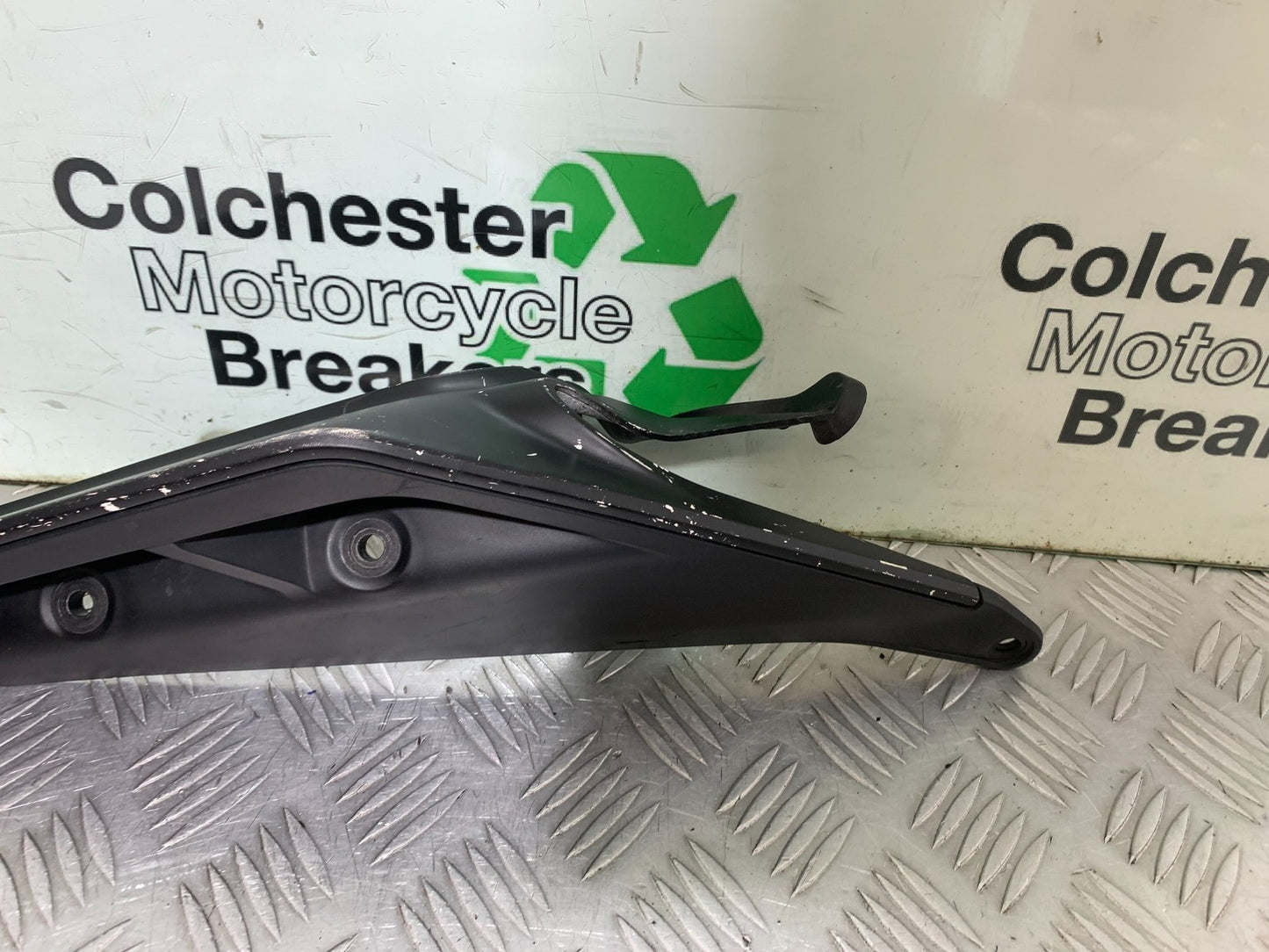 KTM DUKE 390 RIGHT SEAT PANEL  YEAR 2017- 2023 (CMB1314)