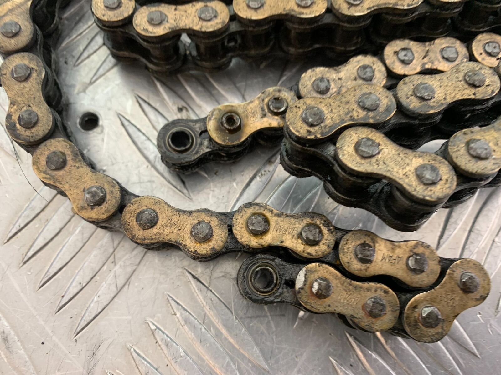 KTM 990 SUPERMOTO T CHAIN   YEAR 2010-2011  (CMB1067)