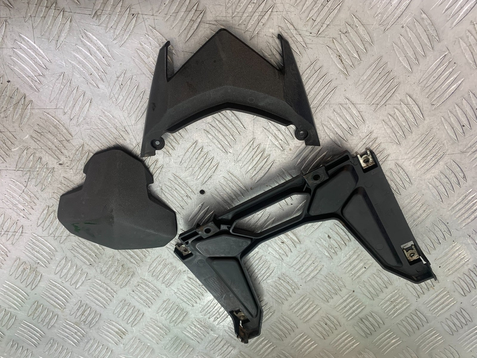 BENELLI BN125 BN 125 INFILL PANELS   YEAR 2018-2021 (CMB1194)