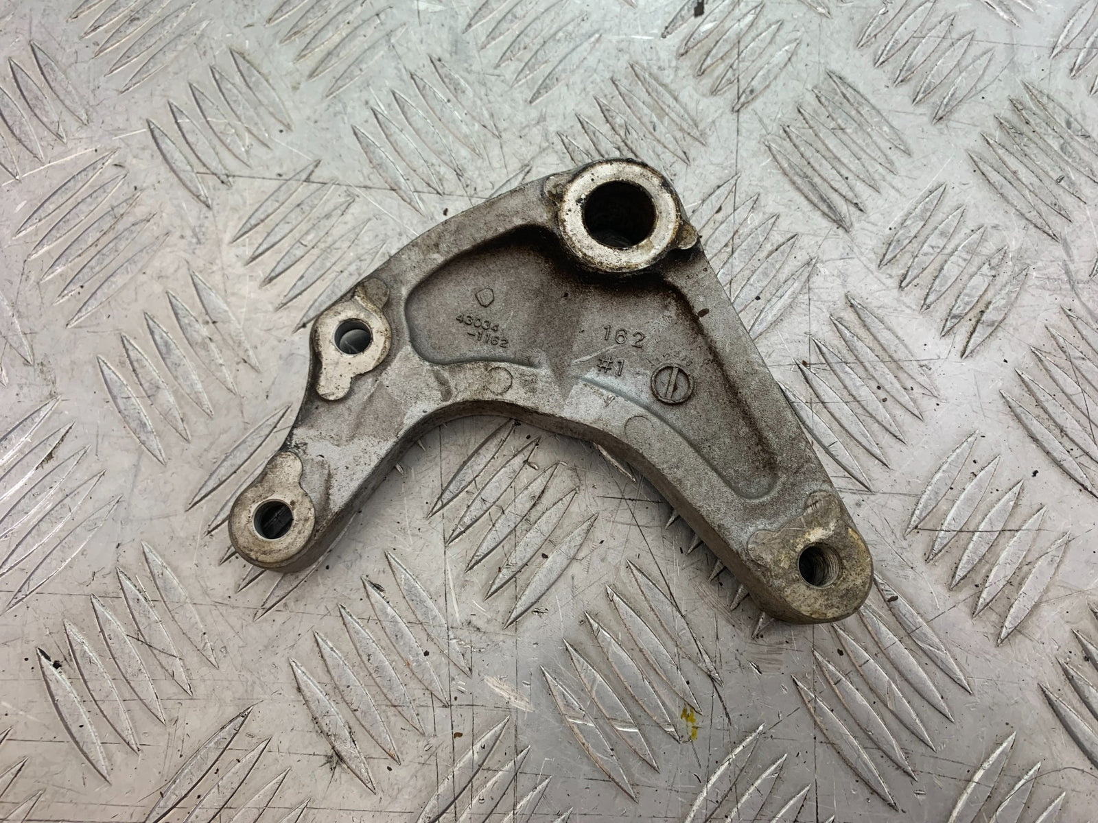 KAWASAKI VN1500 CLASSIC REAR CALIPER BRACKET  YEAR 1999 -2006 (CMB1166)