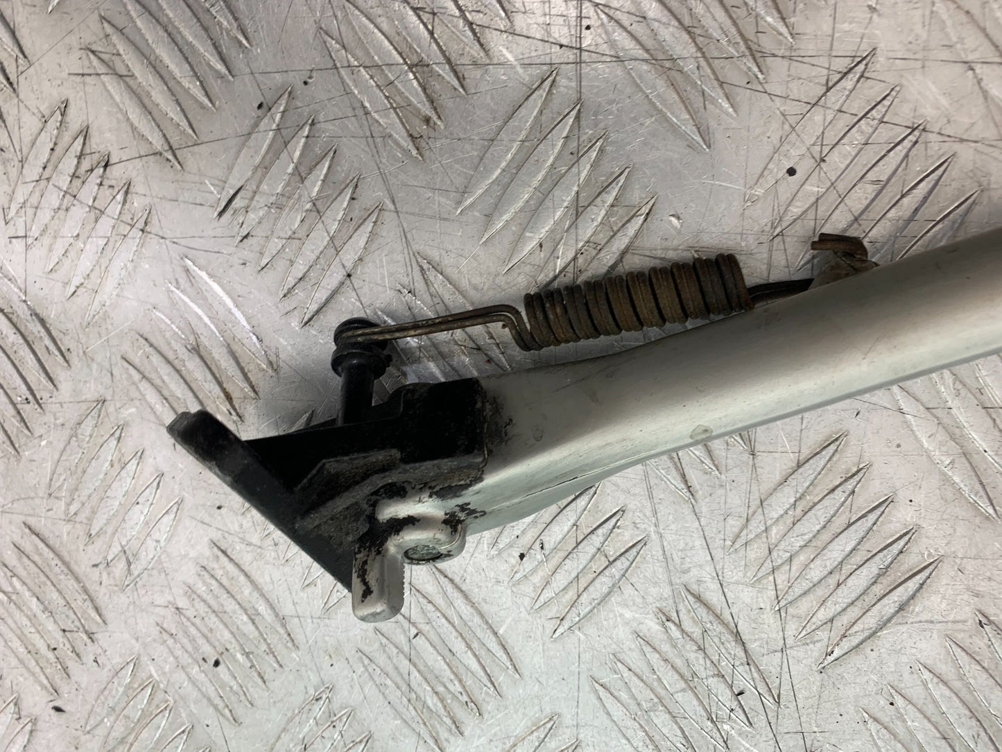 TRIUMPH 955i DAYTONA SIDE STAND AND BRACKET YEAR 2002-2006 (CMB1229)