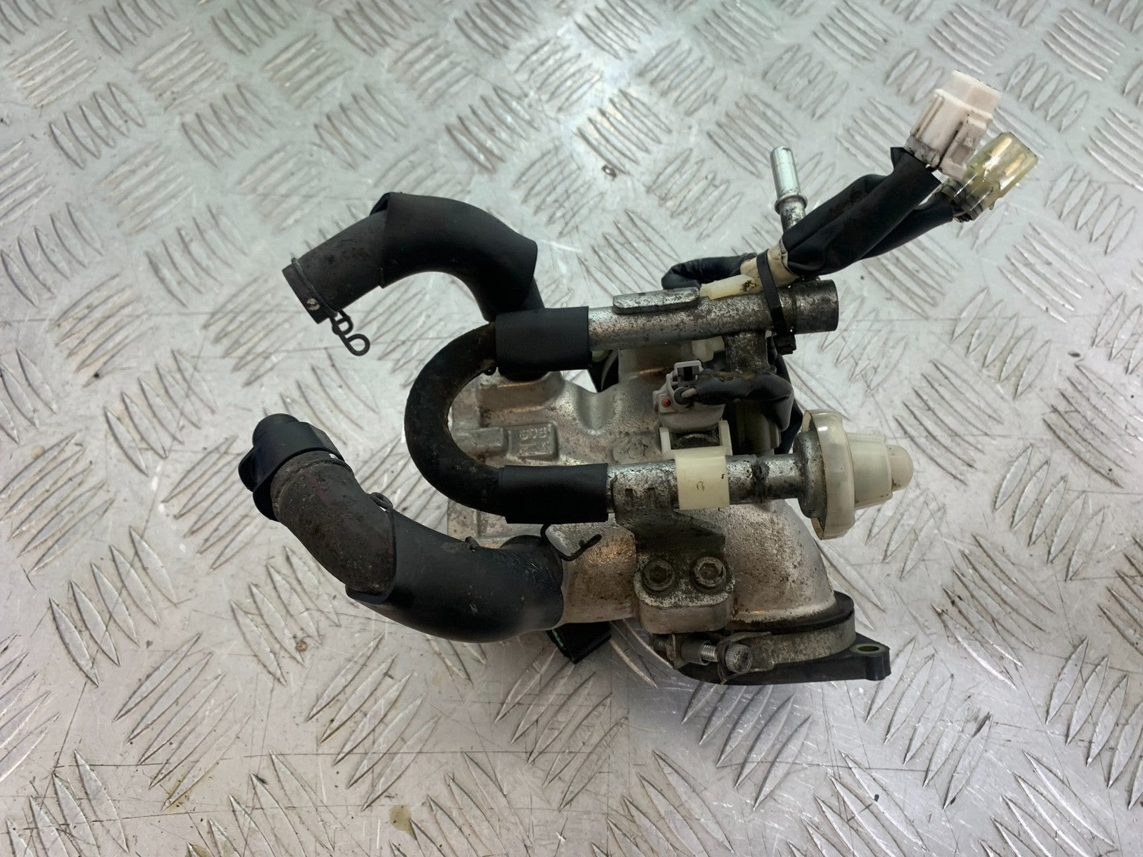 YAMAHA XVS 1300 MIDNIGHT STAR INJECTOR AND MANIFOLDS   YEAR 2007-16 (CMB1200)