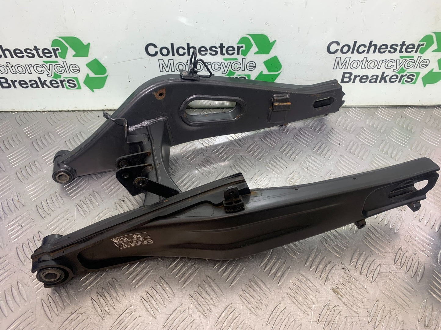 YAMAHA YZF R7 SWINGARM YEAR 2022-2025 (CMB1255)