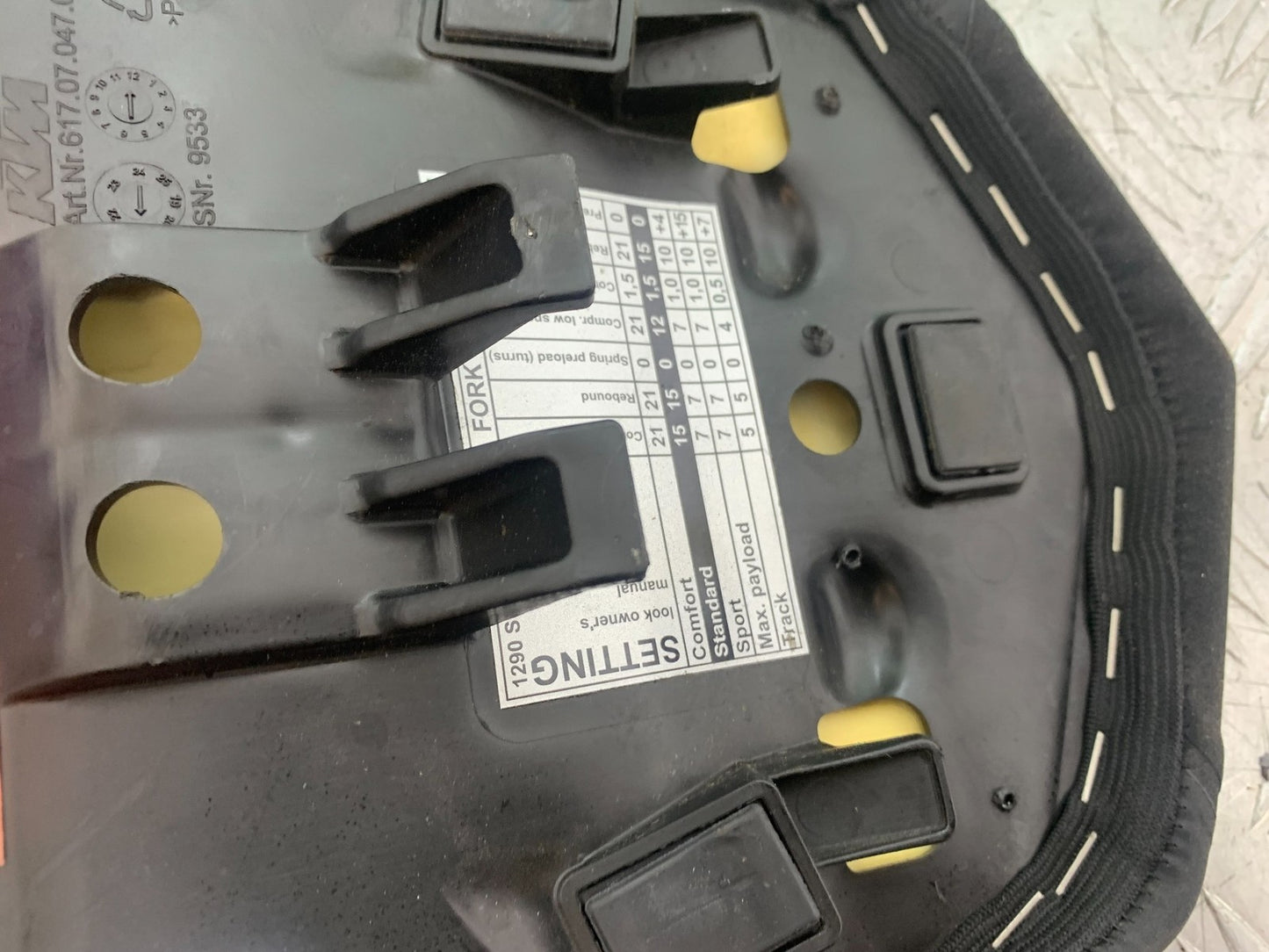 KTM 1290 SUPER DUKE R REAR SEAT  YEAR 2020-2024 (CMB1272)