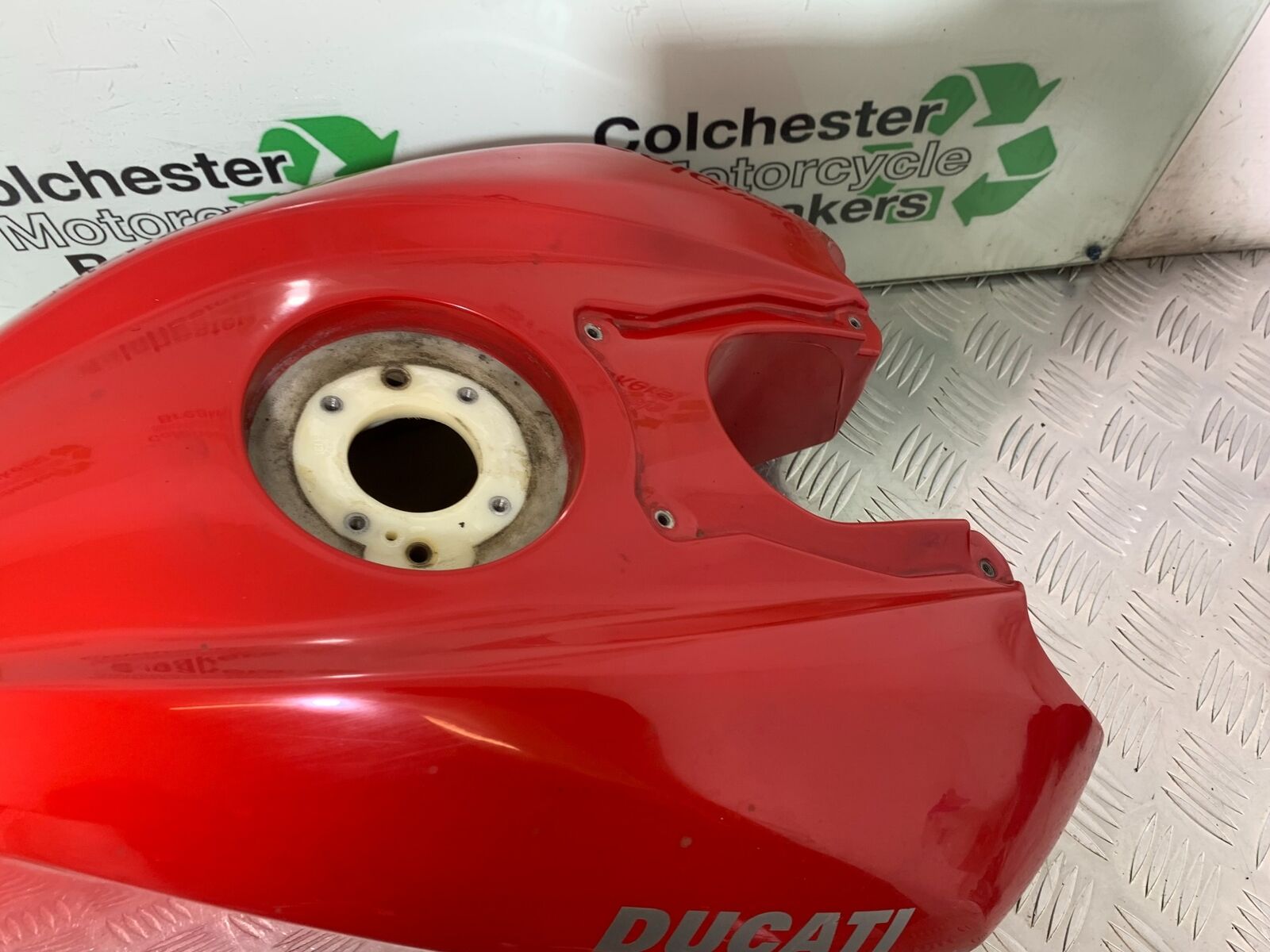 DUCATI STREETFIGHTER 848 PETROL TANK  YEAR 2011-2016 (CMB1050)