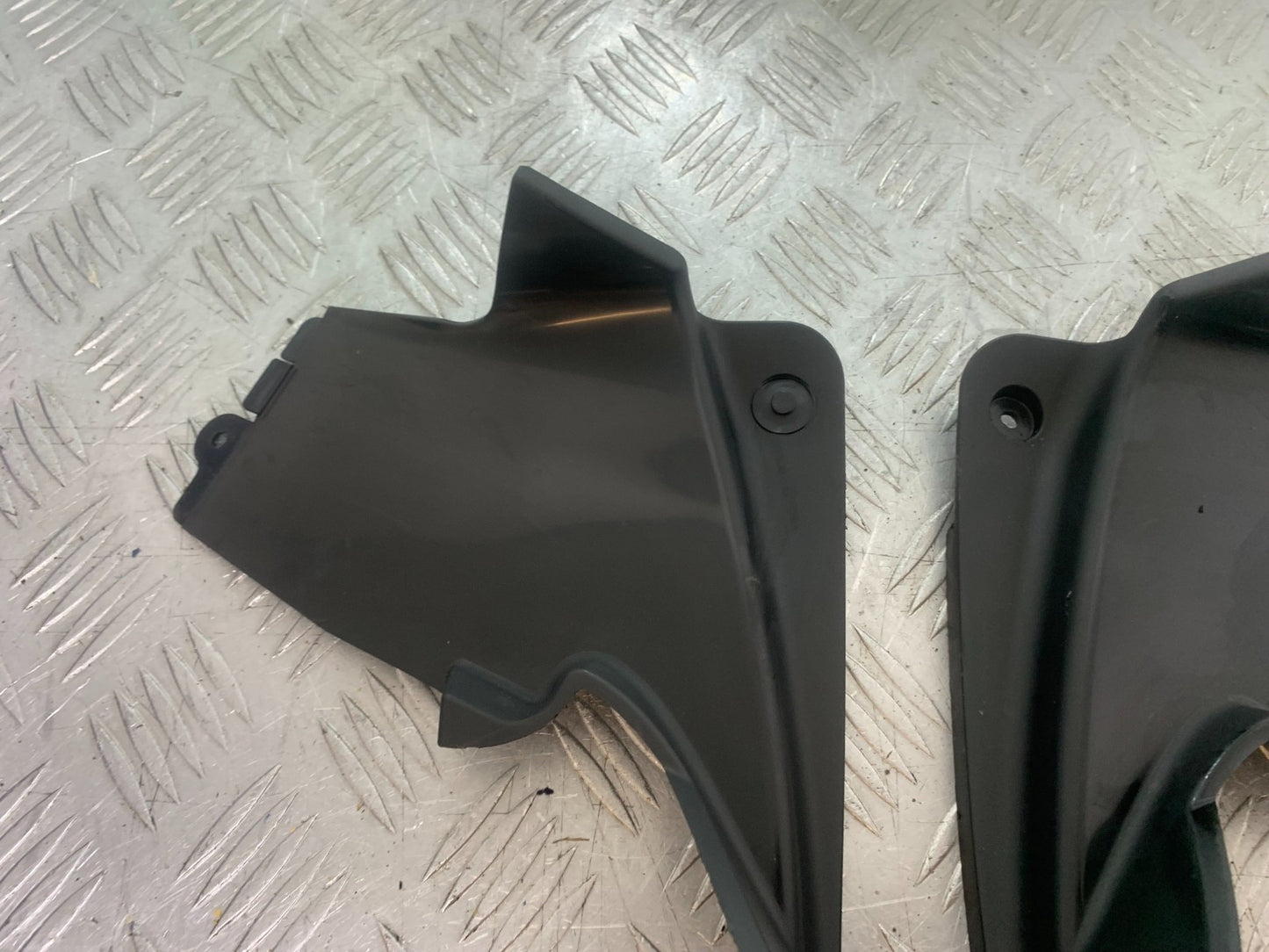 HONDA VFR800 VFR 800 V-TEC LEFT AND RIGHT INNER INFILLS  YEAR 2002 -09 (CMB1296)
