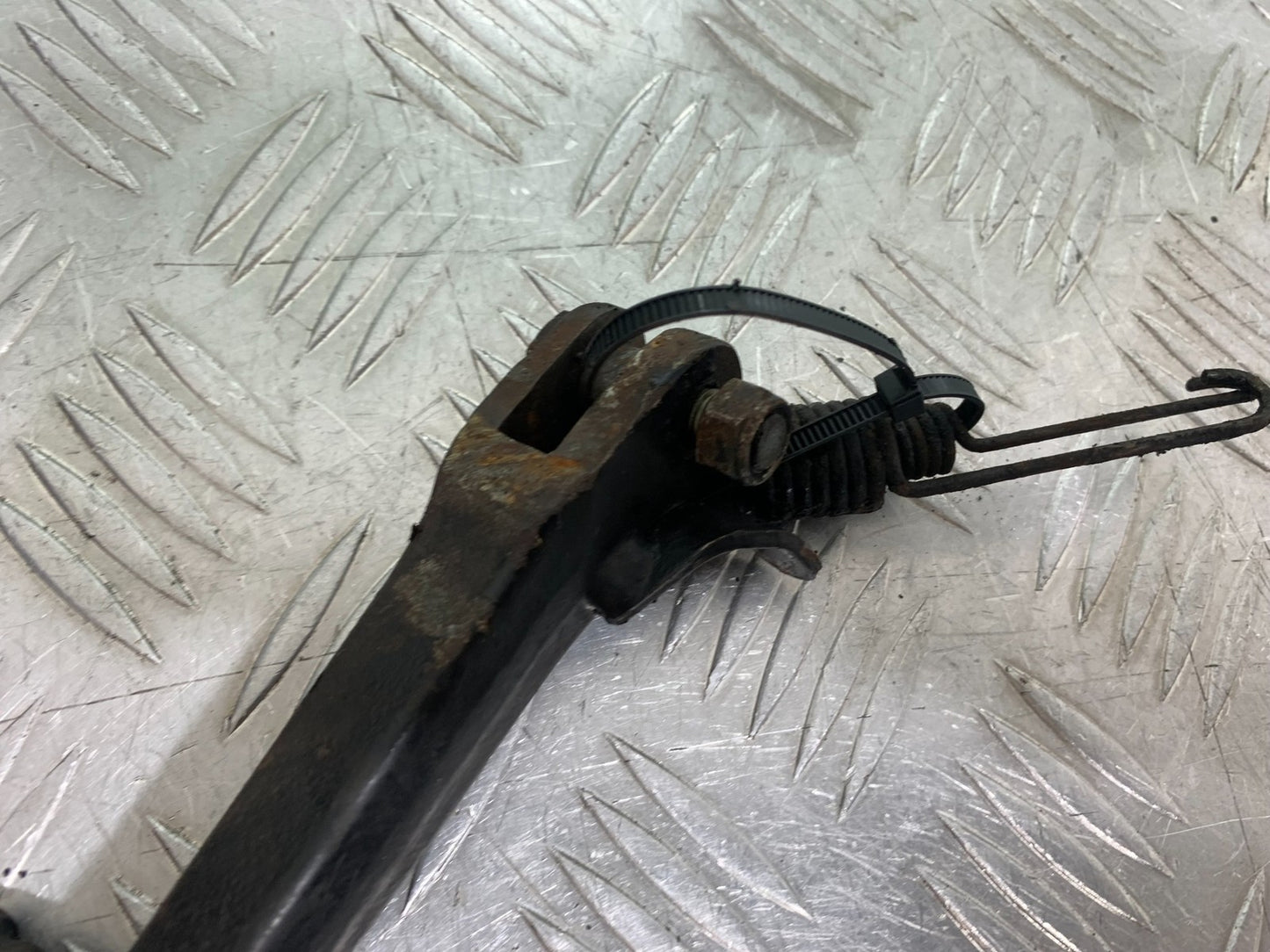 SUZUKI GSF1200 GSF 1200 BANDIT SIDE STAND   YEAR 2001-2004 (CMB1188)
