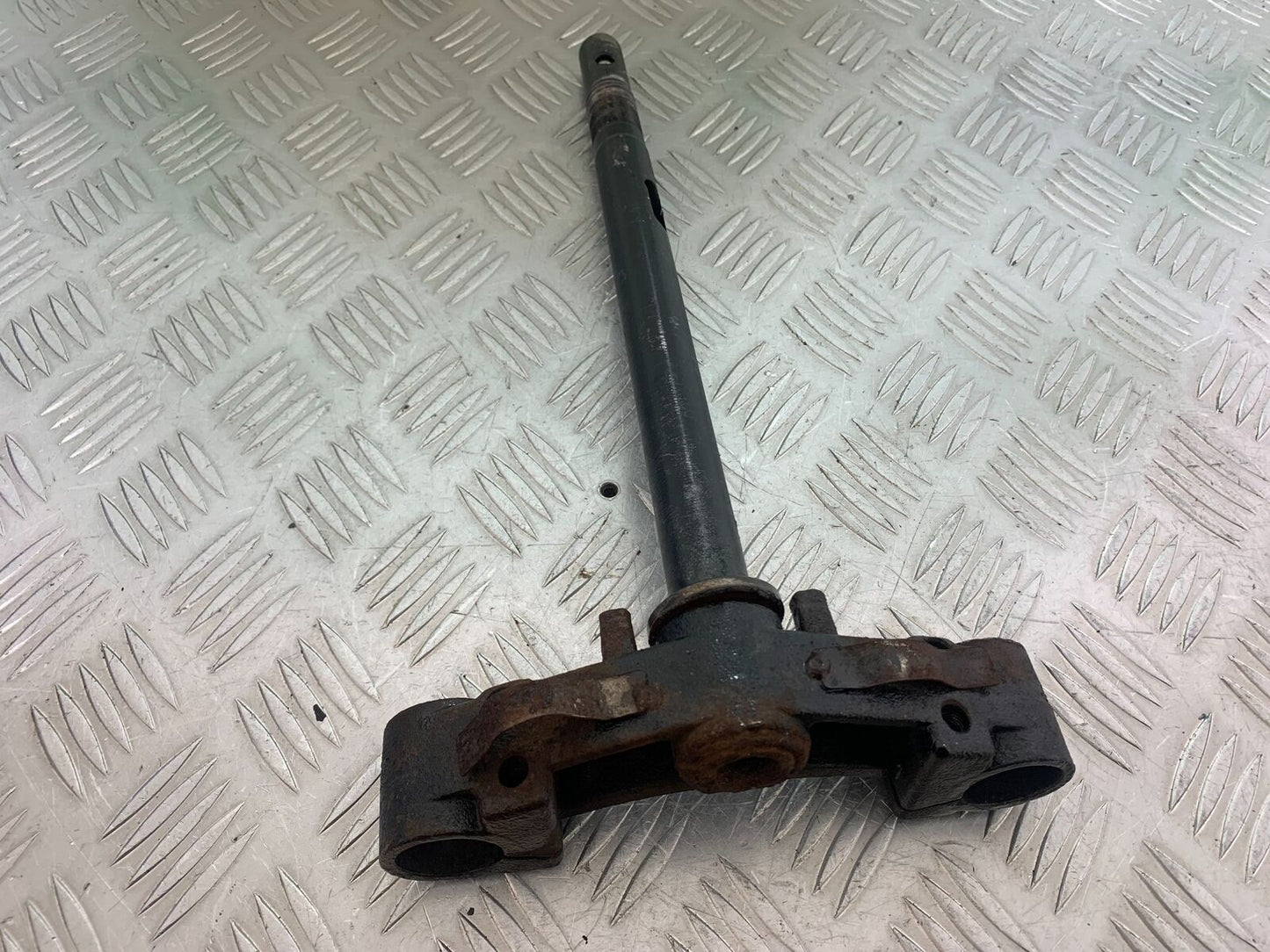 LEXMOTO MATADOR 125 JJ125T-17 BOTTOM YOKE (CMB1115)