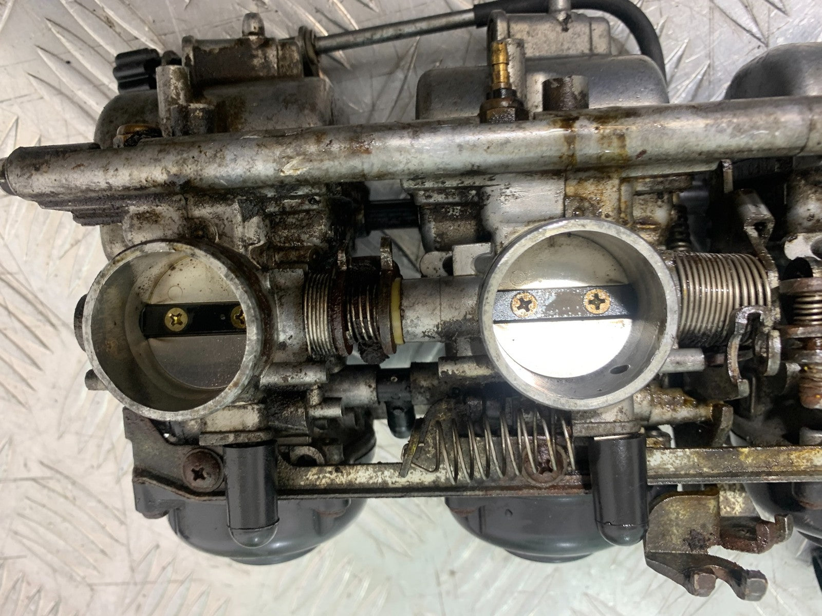SUZUKI GSF600 GSF 600 BANDIT CARBS (SEIZED SOLD AS PARTS)   2000-2004 (CMB1269)