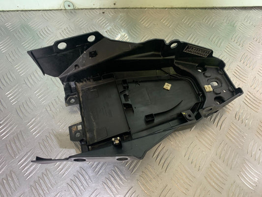 KTM 125 DUKE UNDERTRAY YEAR 2018-2023 (CMB1083)