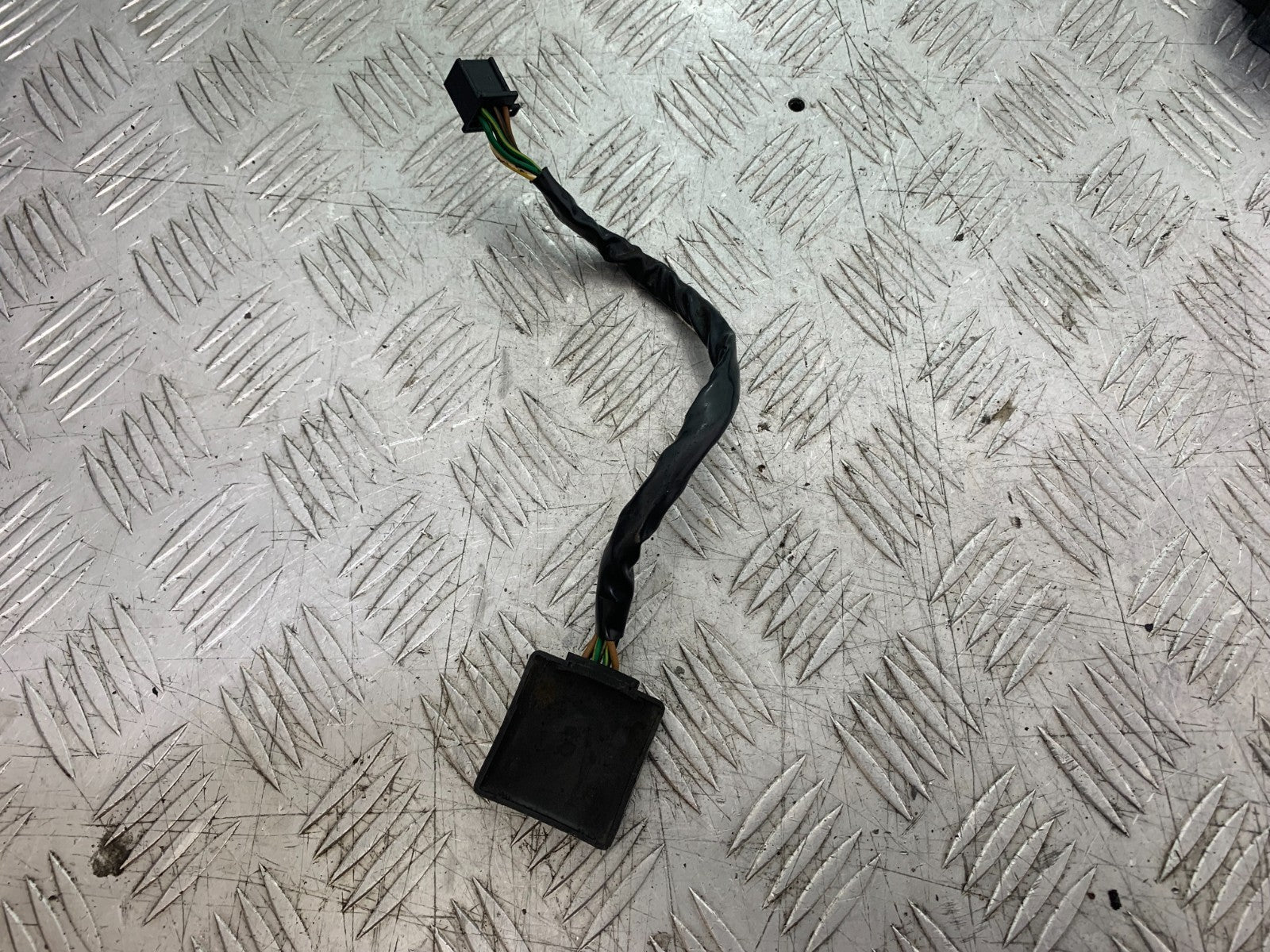 HONDA VT700 VT 700 SHADOW TAIL LIGHT RELAY  YEAR 1984-85 (CMB1328)