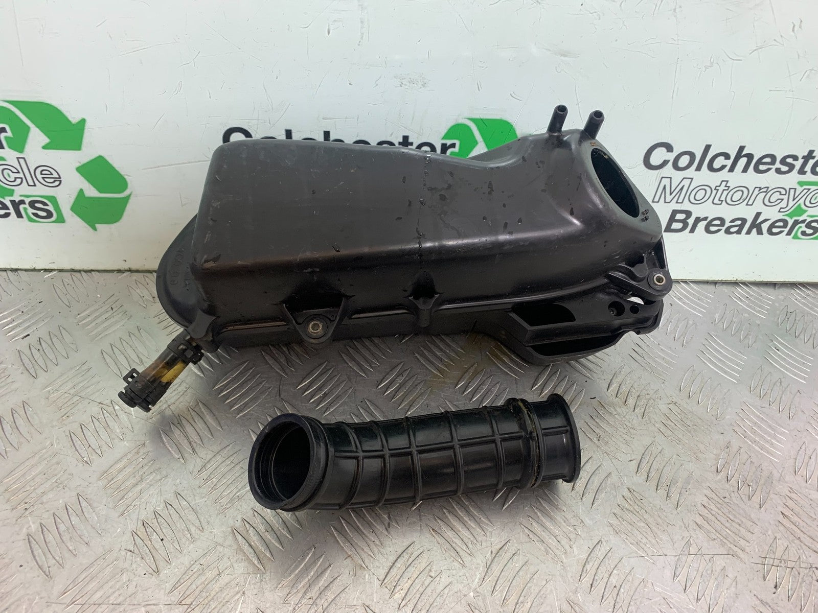 YAMAHA XMAX 250 XMAX 250 AIRBOX   YEAR 2006-09 (CMB1201)
