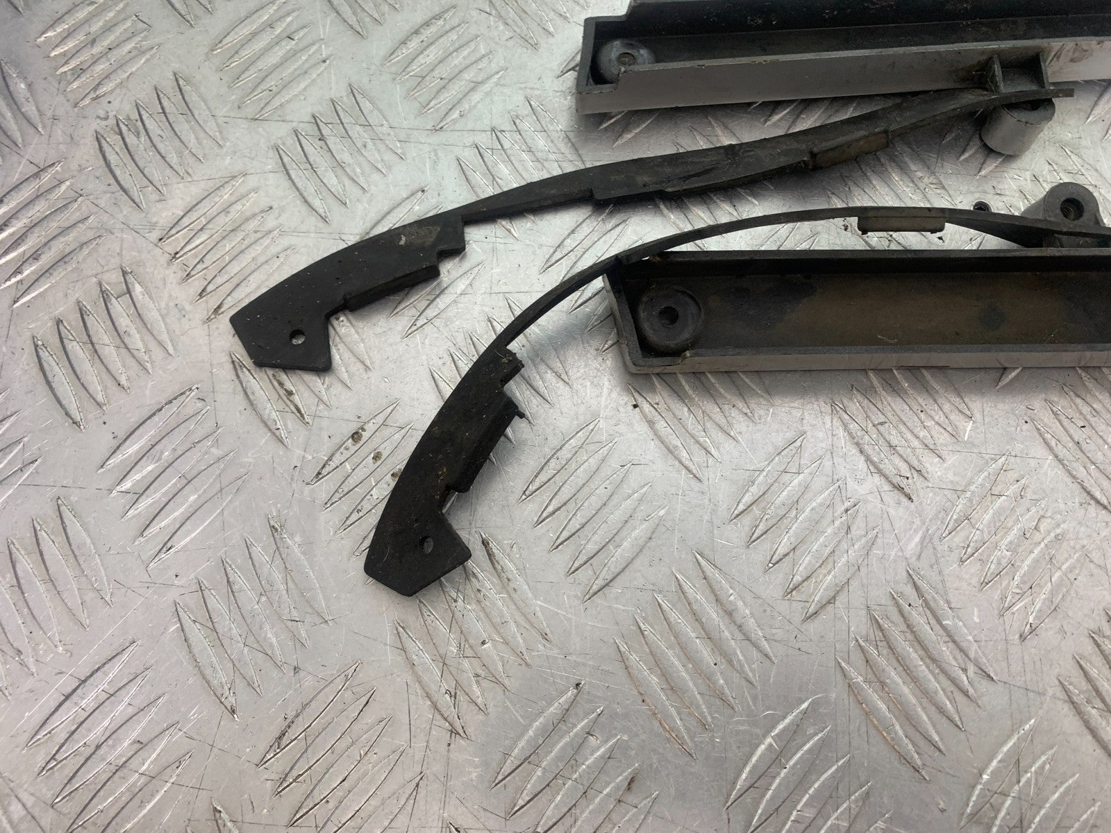 KAWASAKI GPZ600 GPZ 600 LEFT & RIGHT FRAME INFILLS  YEAR 1988-90 (CMB1258)